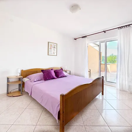 Vini Apartment *
