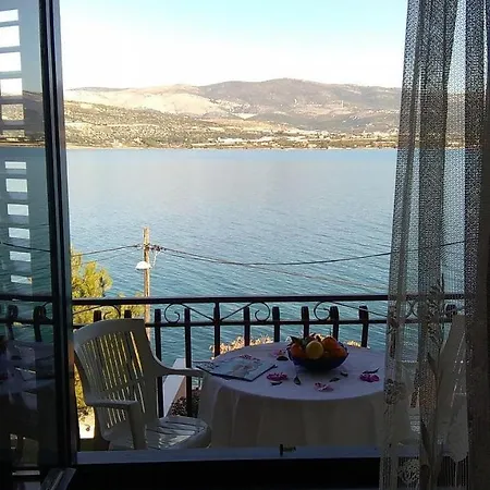 Apartment Vini *