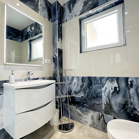 Vini Apartment *