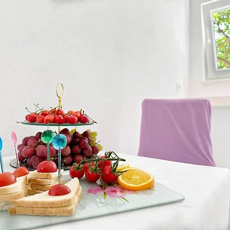 Apartment Vini