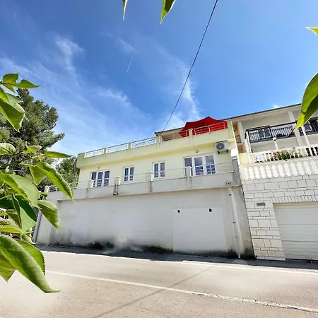 Apartment Vini *