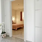 Apartment Vini *