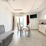 Vini Apartment *