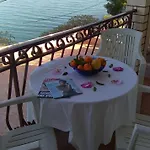 Apartment Vini